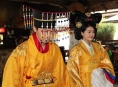 Korejská dvojice tančila na Šumpersku v krojích za 60 tisíc dolarů