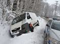 Husté sněžení komplikuje dopravu na Jesenicku