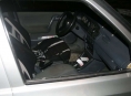 Zloděj během čtvrt hodiny vykradl zaparkované auto v Rejhoticích