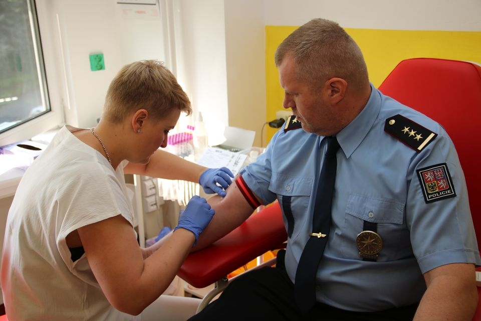 Policisté Krajského ředitelství Olomouc darovali krev zdroj foto: PČR