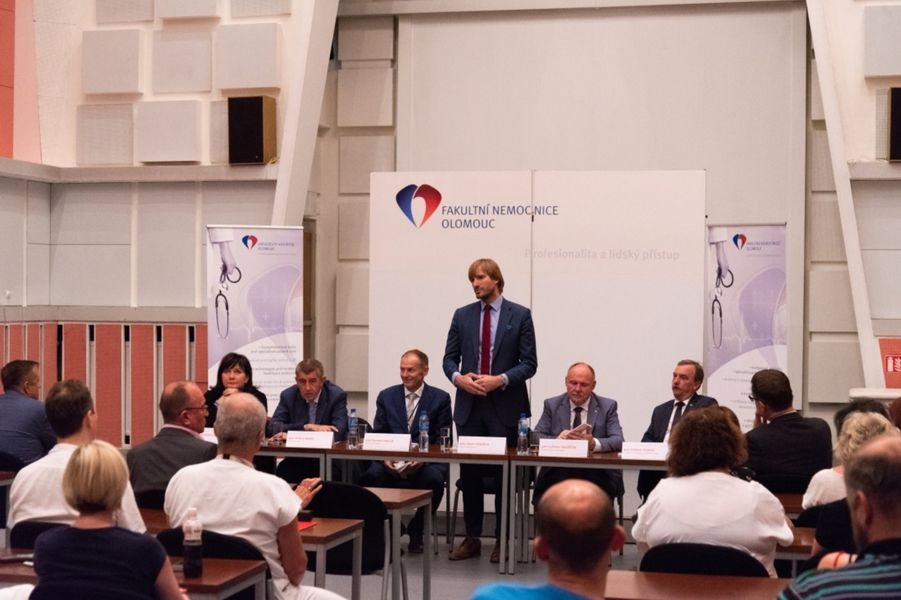 Olomoucký kraj navštívila vláda - setkání se zaměstnanci FN Olomouc zdroj foto: FN OL