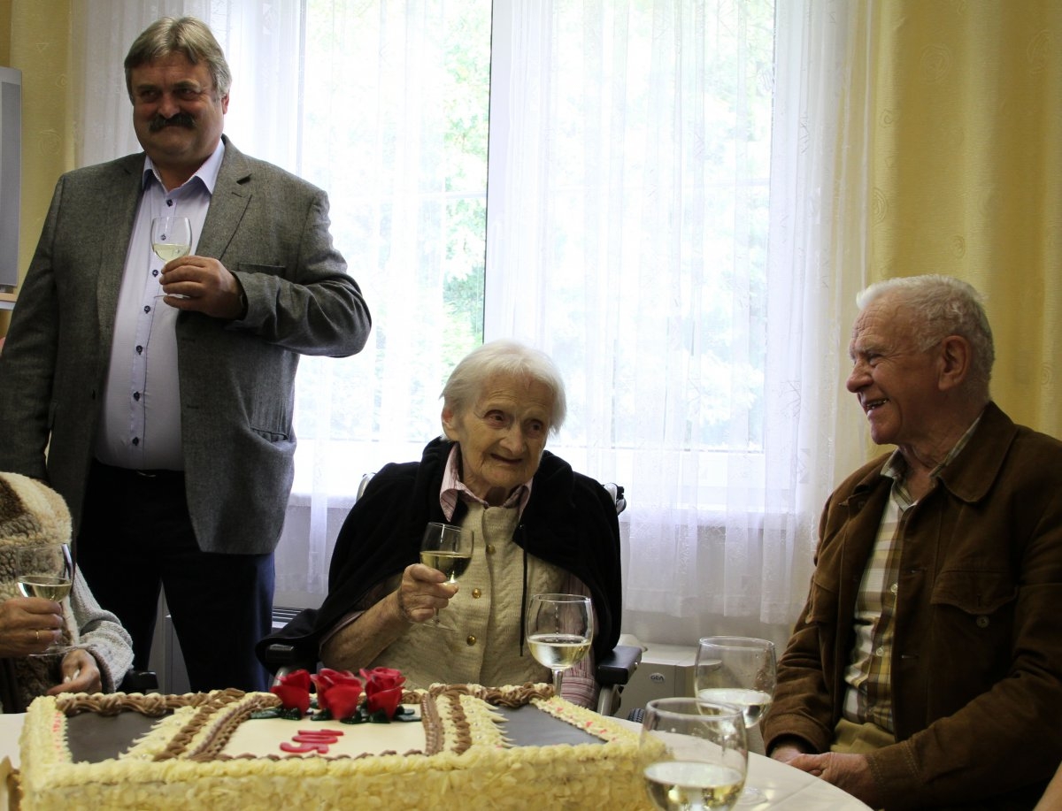 105letá babička oslavila narozeniny v dobré náladě zdroj foto: OLK