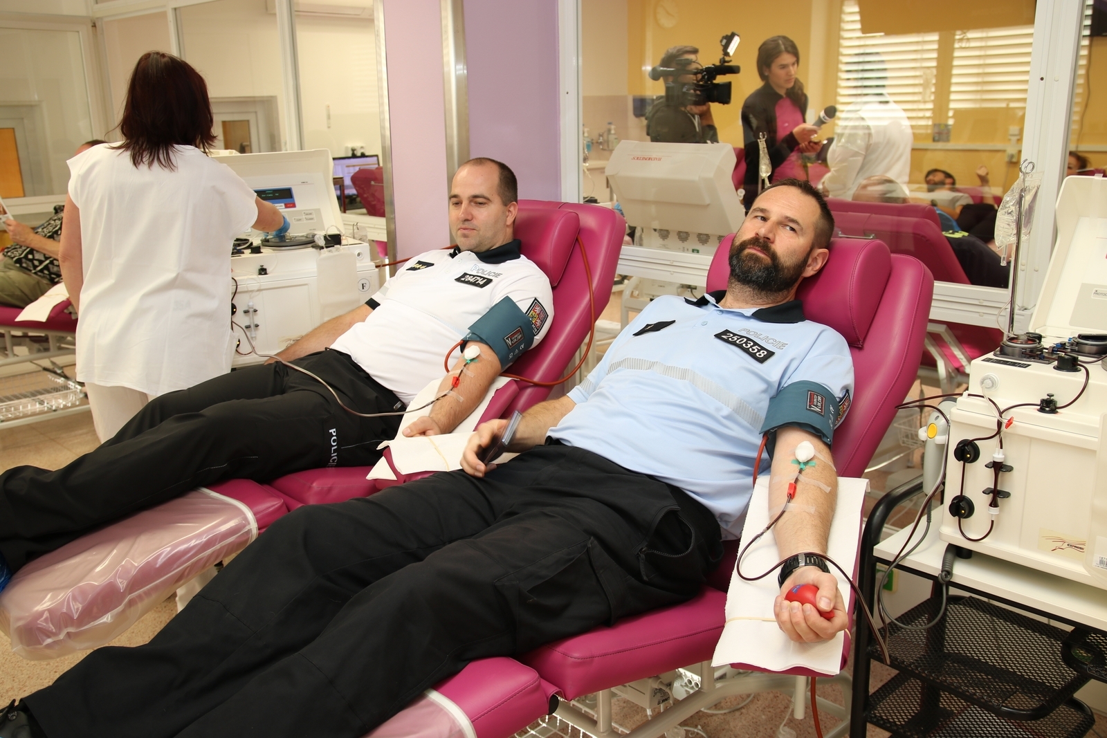 Policisté v Olomouckém kraji již tradičně hromadně darovali krev zdroj foto: PČR