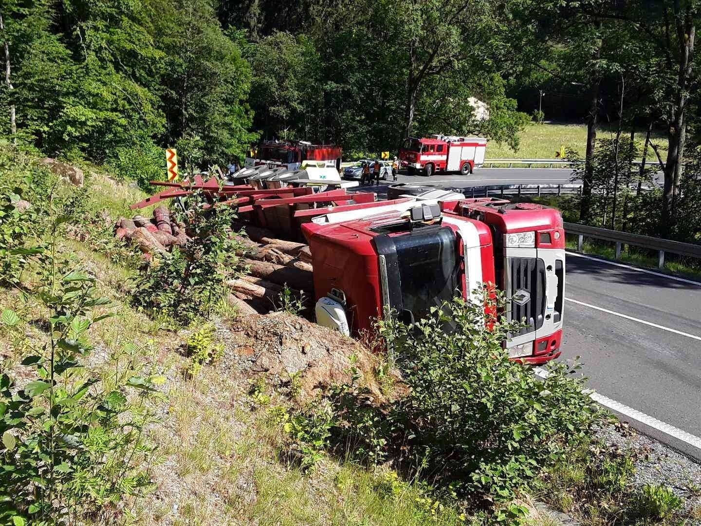 Červenohorské sedlo - nehoda kamionu zdroj foto: FN HZS OLK