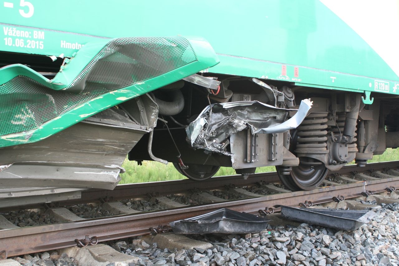 nehoda na železničním přejezdu mezi Šumperkem a Bludovem zdroj foto: PČR