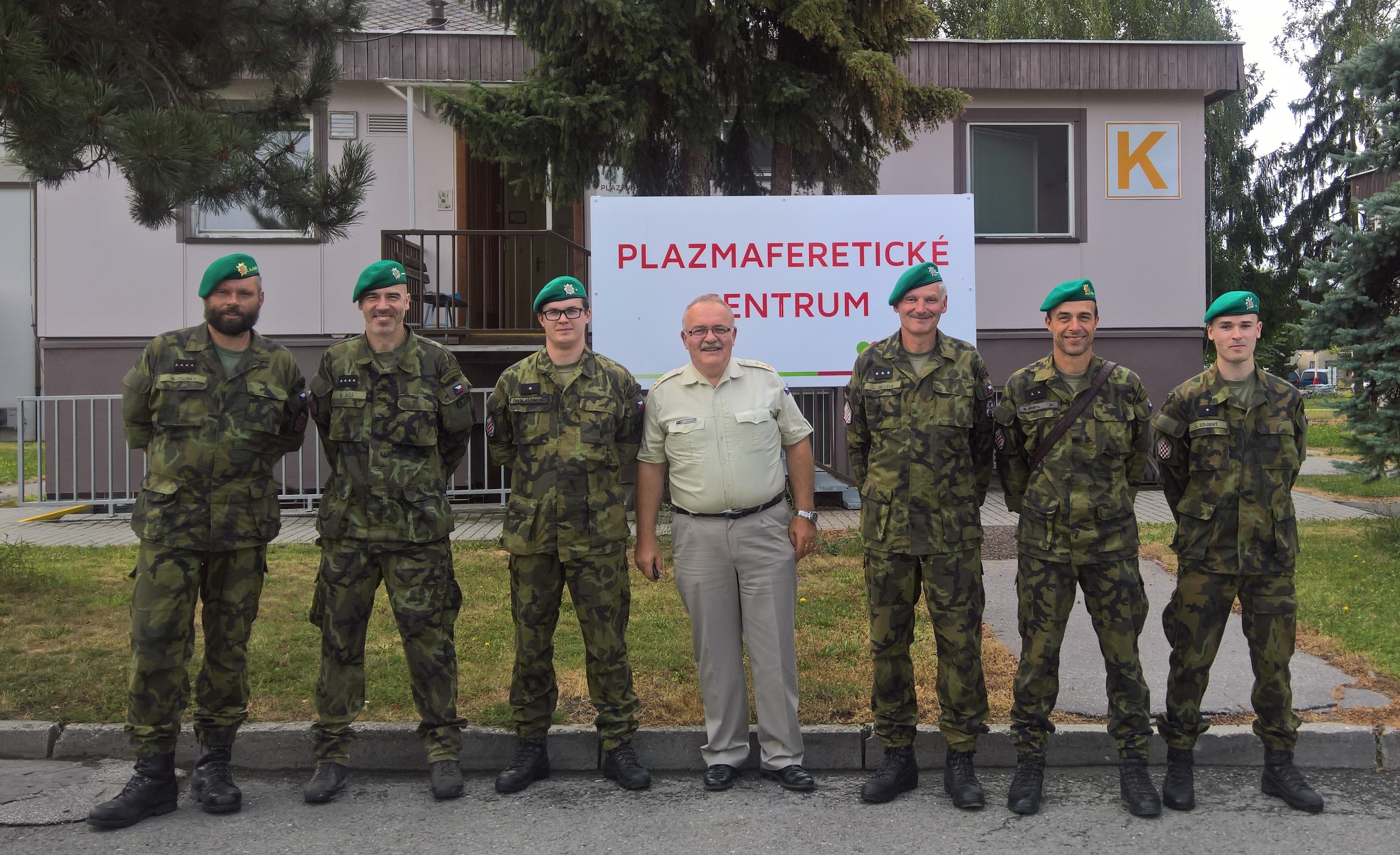 Plazmaferetické centrum šumperské nemocnice obsadilo celkem sedm členů roty. zdroj foto: Archiv NŠ