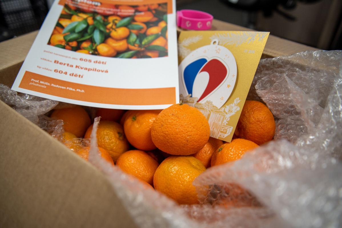 V porodnici FN Olomouc se opět rozdávaly mandarinky zdroj foto: FNOL