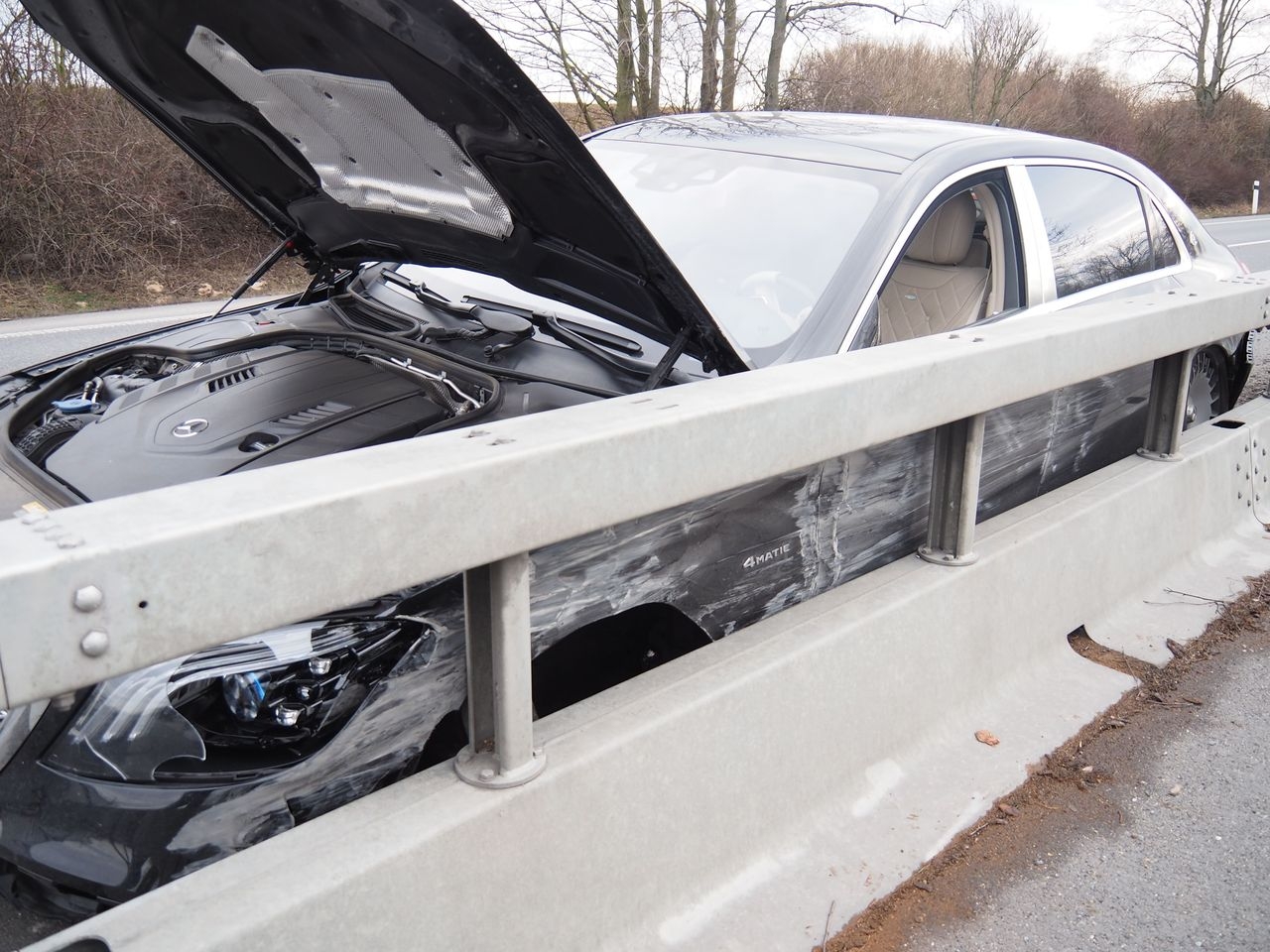 Havárie vozidla na 241. km D35, ve směru na Mohelnici zdroj foto: PČR