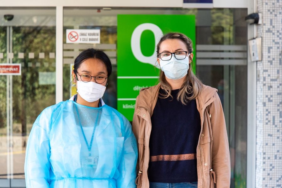 Epidemii COVID-19 pomáhají ve FN Olomouc zvládnout studenti zdroj foto: FNOL
