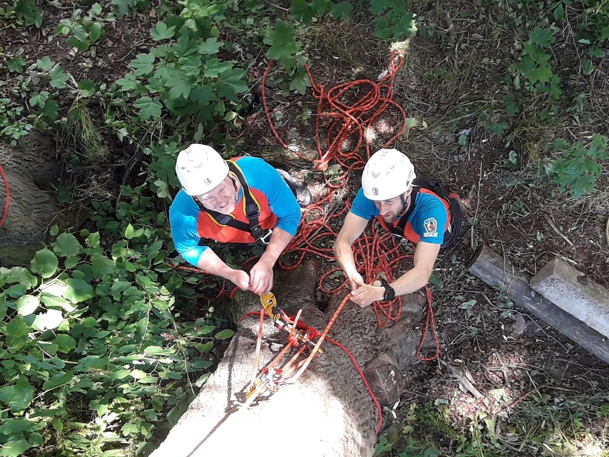 Evakuace paraglidisty ze stromu na Šumpersku zdroj foto: HS Jeseníky