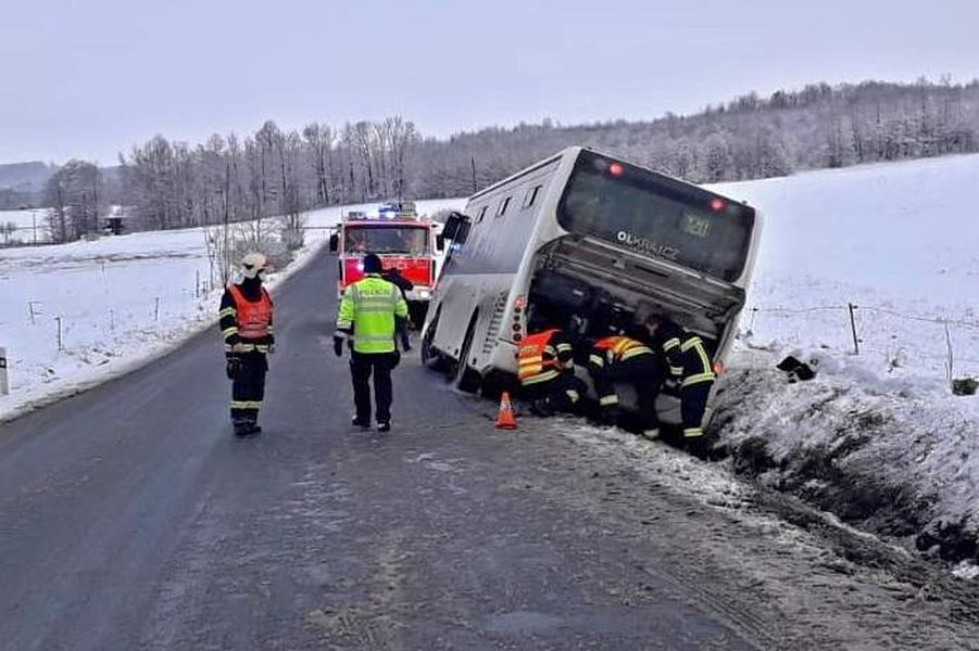 havárie autobusu na Jesenicku zdroj foto: PČR