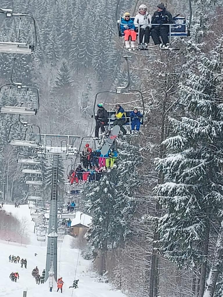 Evakuace osob ze stojící lanovky zdroj foto: R. Zeman